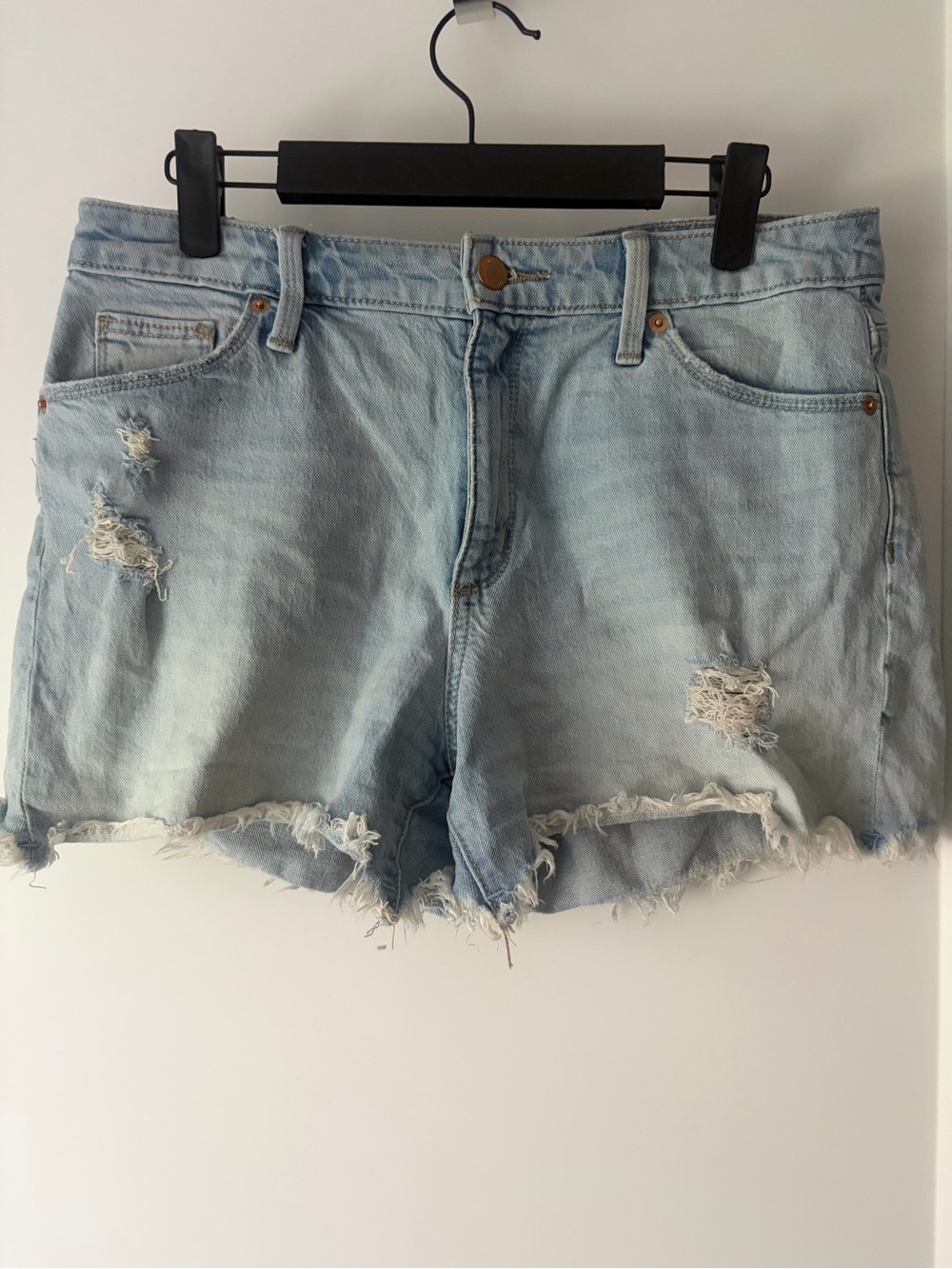 Light Blue Distressed Denim Shorts - Women - size 6